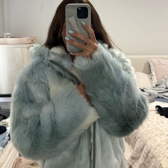 Kith - Picture 2 of 4